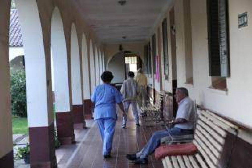 Entran al hogar San Jos� para robar celulares de los abuelos
