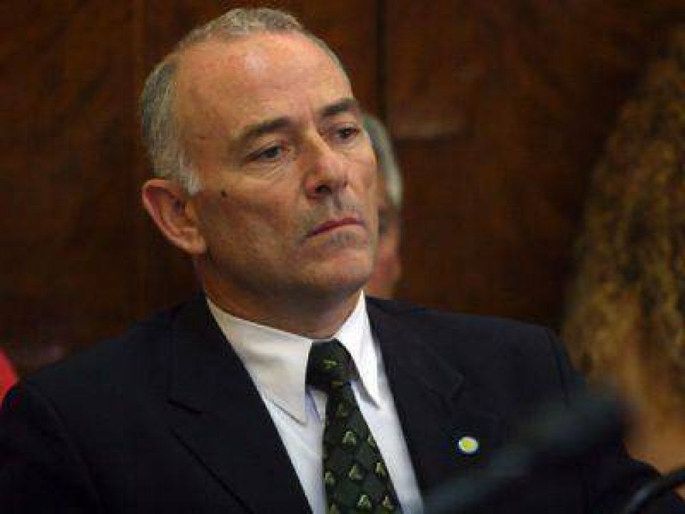 PROPONEN INCORPORAR SILLAS DE RUEDAS EN LOS CEMENTERIOS MUNICIPALES