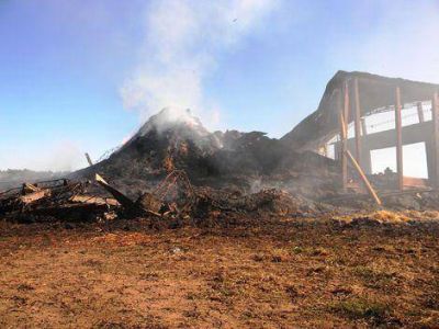 Fue intencional el incendio del galp�n con los fardos 