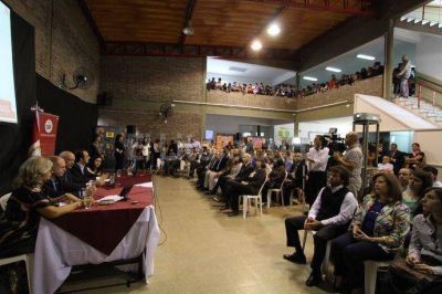 Se present� el plan Vuelvo a Estudiar