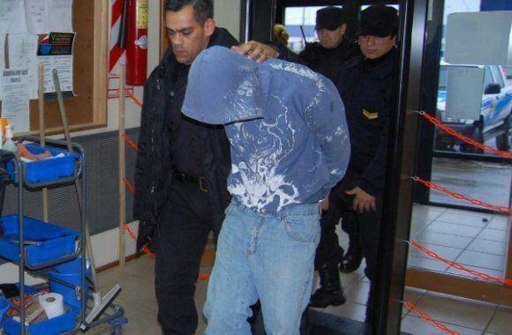 El homicida Sebasti�n Morales cumpli� 18 a�os y contin�a en un instituto de menores