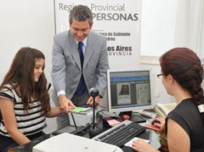 1150 chicos en Tres Arroyos ya poseen el nuevo DNI Tarjeta