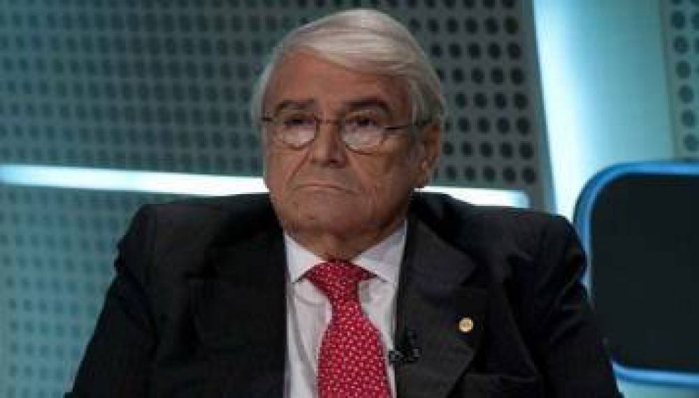 UIA: formalizan candidatura de H�ctor M�ndez