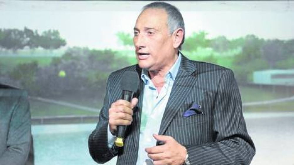 Empresario K sali� a blanquear contactos con Elaskar y Fari�a