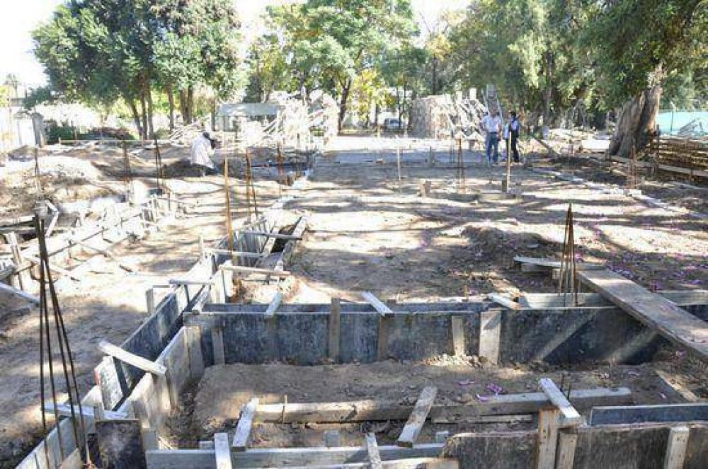 Funcionarios Municipales comprobaron el avance de obra del Jard�n de Infantes N� 901 