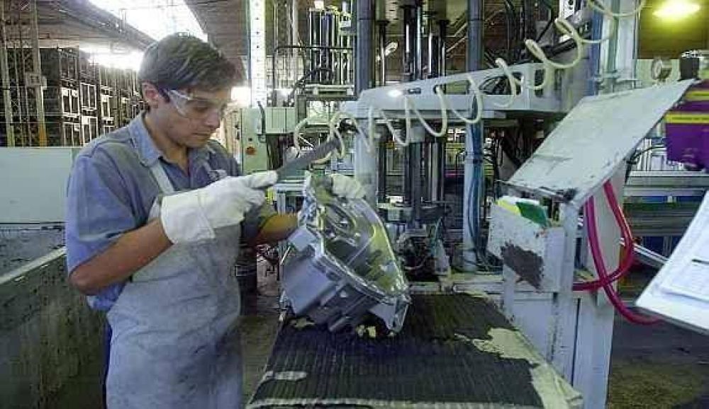 Autopartistas levantan 50% de suspensiones