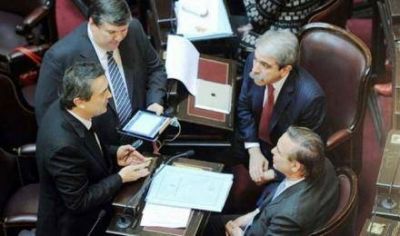 Mayans: " quieren tumbar al gobierno de Cristina" 