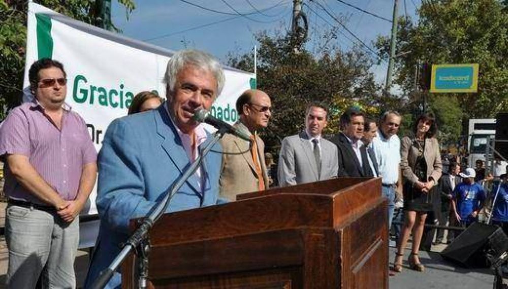 De Loredo pidi� informes sobre vuelos del avi�n alquilado por la Provincia