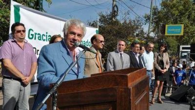 De Loredo pidi� informes sobre vuelos del avi�n alquilado por la Provincia