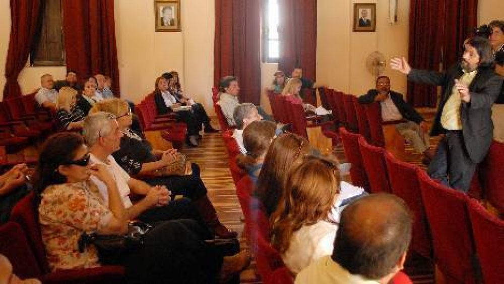 Ariza encabez� nueva reuni�n por paritarias