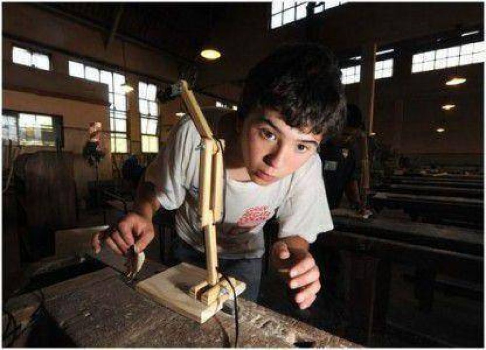 Concejales instan al Ejecutivo a realizar gestiones por la Escuela T�cnica