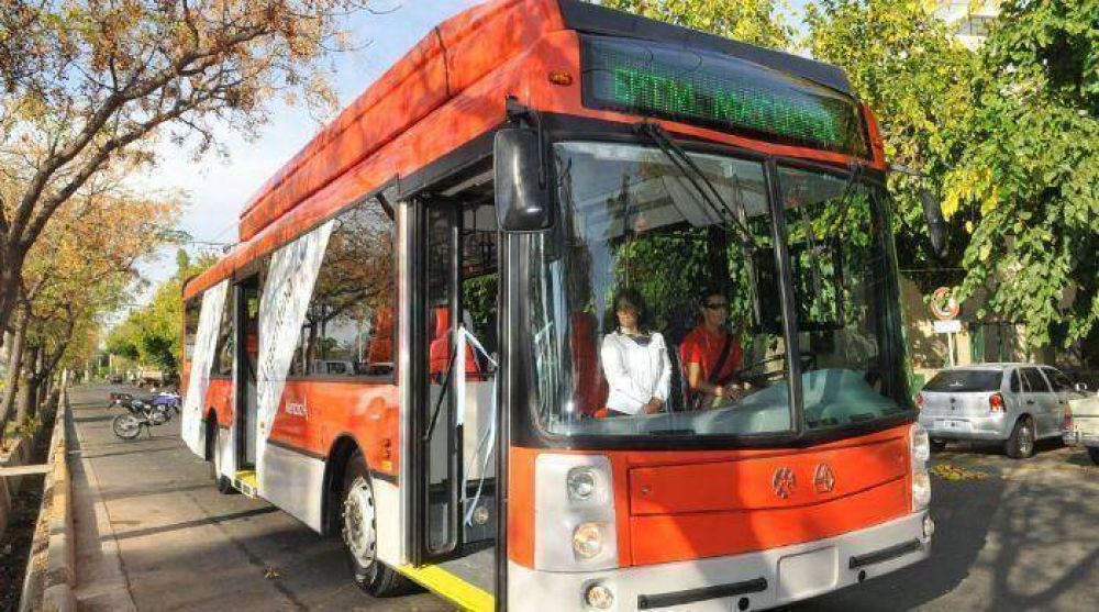 Sale a la calle el trole �made in Mendoza�