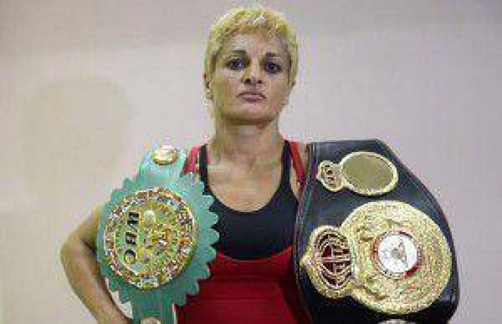 En Jujuy declaran �persona no grata� a la boxeadora �Locomotora� Oliveras