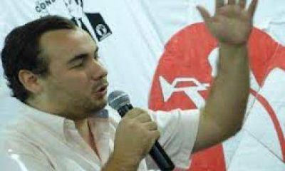 Denuncian que Toto �lvarez hace pol�tica en los colegios