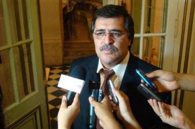 Coinciden en calificar de "injusto" el Impuesto a las Ganancias a docentes