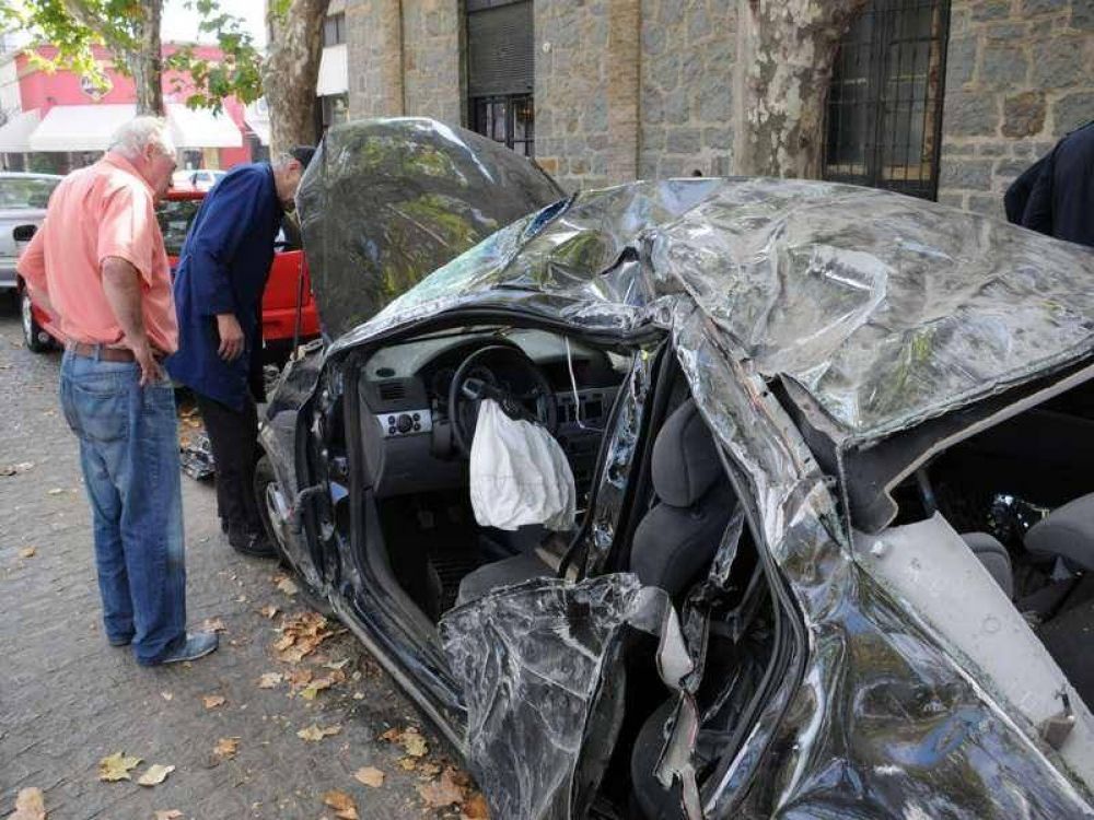 Realizaron el peritaje mecnico y extrajeron la computadora en el auto del accidente fatal