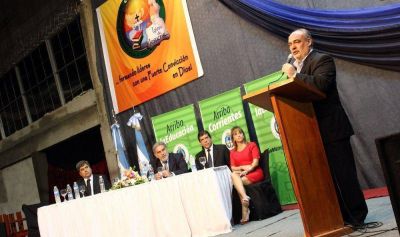 El Gobernador particip� de la inauguraci�n de un complejo educativo junto a la comunidad cristiana