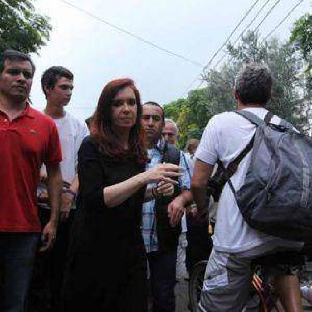 Cristina recorri� un lavadero junto a La C�mpora en La Plata