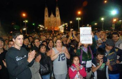 Realizar�n una "marcha de paraguas" contra Bruera