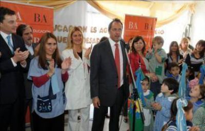 La educaci�n p�blica genera igualdad de oportunidades, dijo el Gobernador