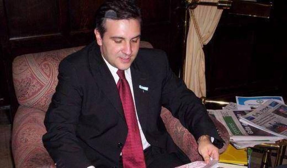 Llaryora deshoja la margarita y no sabe si ir� con el PJ o por fuera en octubre