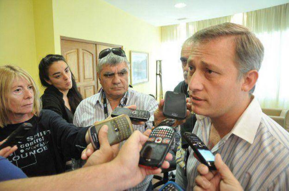 Carlos Paz: Avil�s anunci� el reinicio de la obra de gas