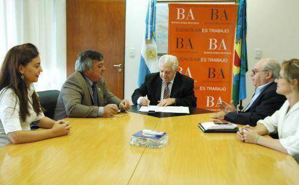 Cuartango y Selva firmaron un acuerdo para la incorporaci�n de personal con discapacidad
