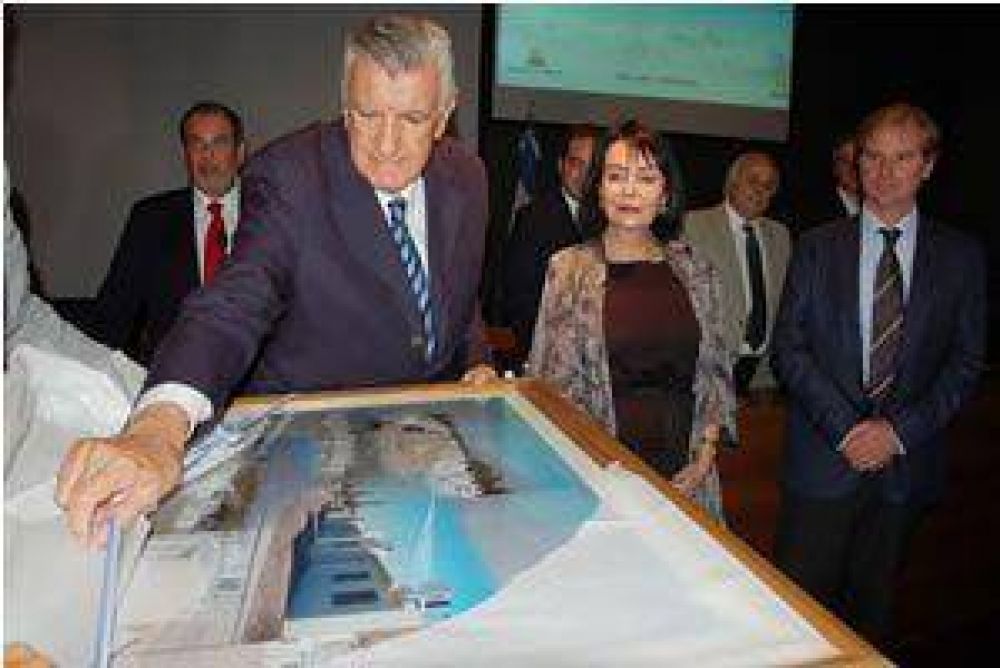 El recuerdo de Zald�var, presente en la integraci�n	