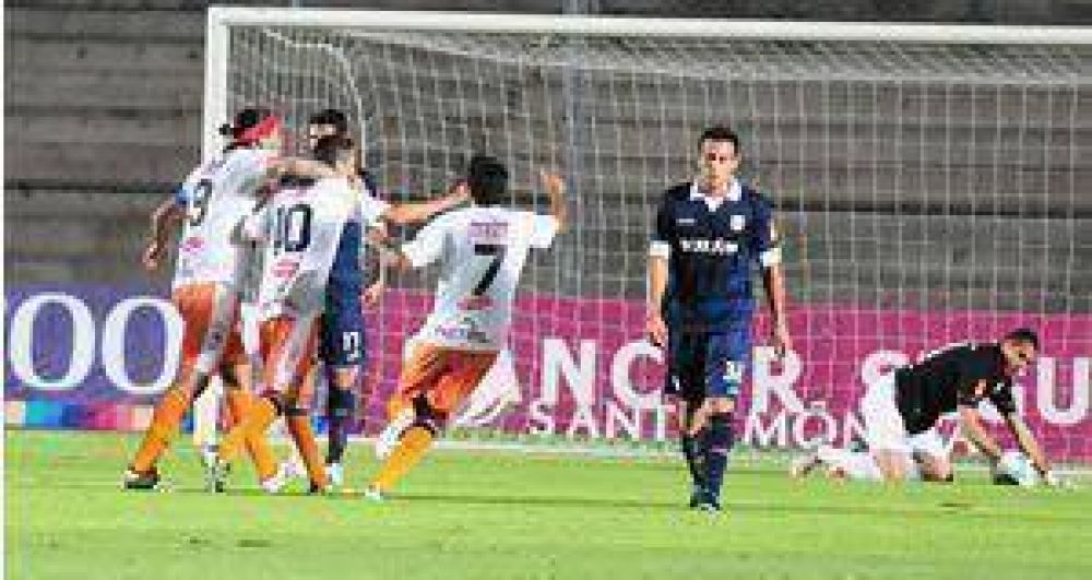 Racing, eliminado: de la mano de N�stor	