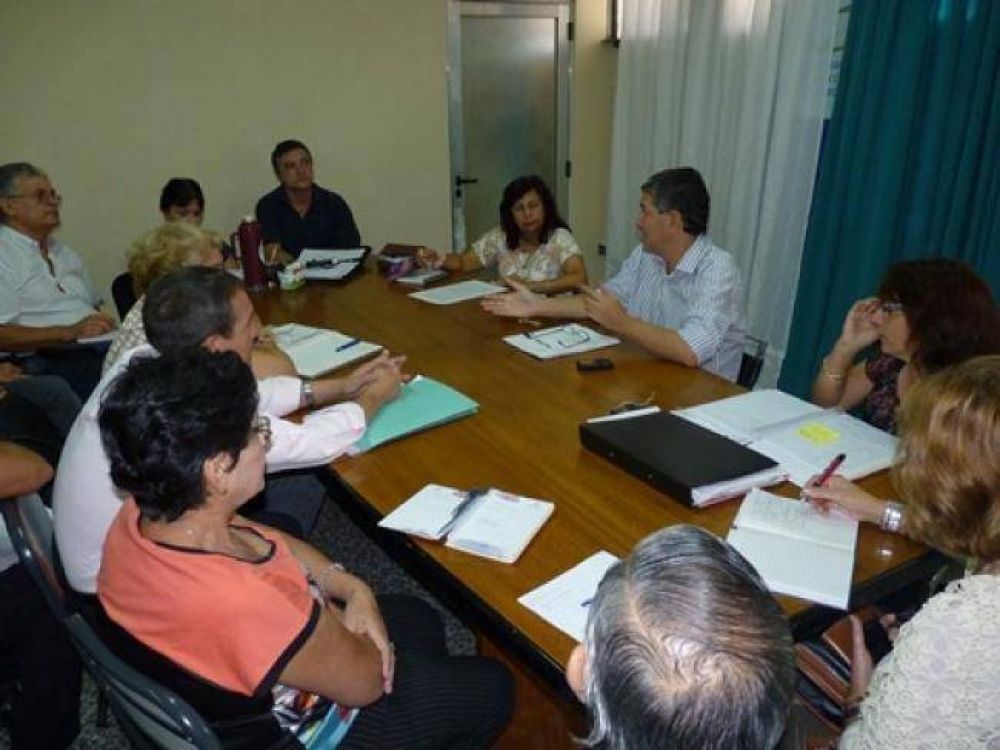 Educaci�n y sindicatos acordaron tres nuevas mesas t�cnicas con agendas de trabajo