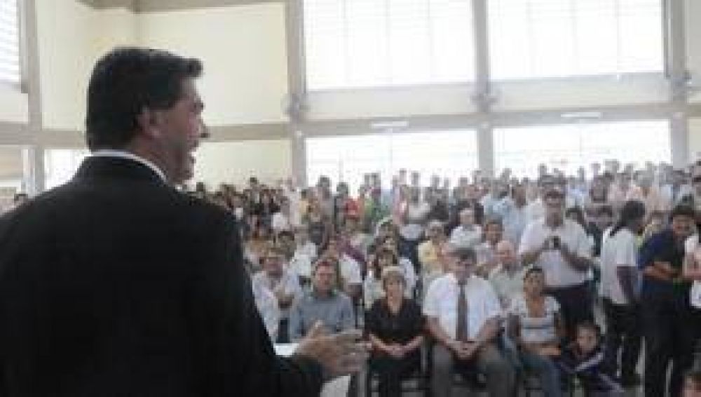 Para desarrollar la Educaci�n Rural, provincia inaugur� un colegio secundario