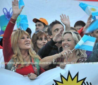 Los intendentes del Nuevo Espacio quieren que el martes 30 A�da Ayala formule aclaraciones
