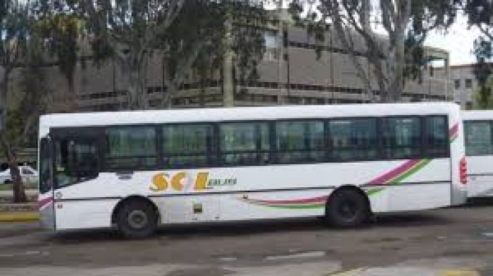 Quejas por el transporte de La Punta