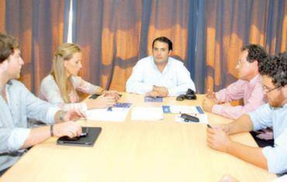 El Inaubepro brind� detalles de la tarjeta becaria