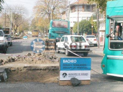 Bacheo en las calles locales