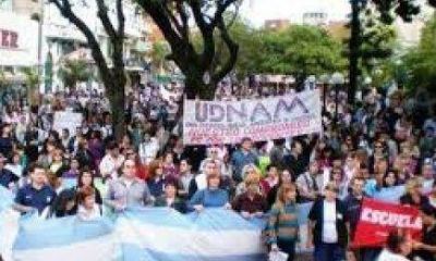Nuevo paro y movilizaci�n de los docentes del frente Gremial