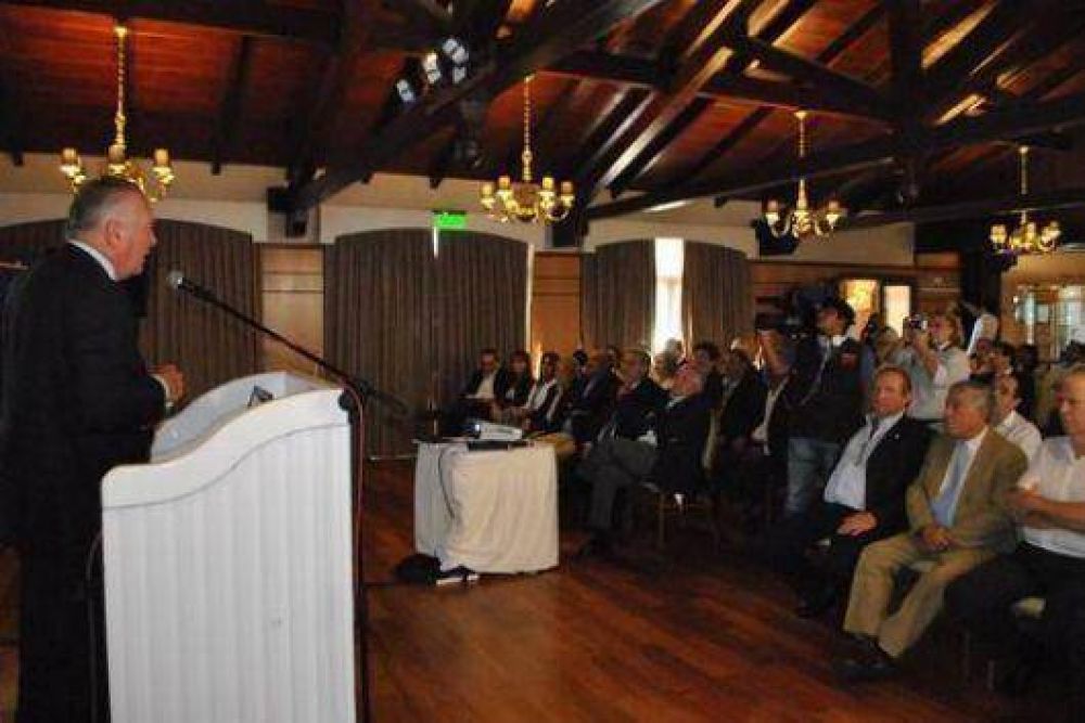 La conflictividad pol�tica retrasa el desarrollo econ�mico