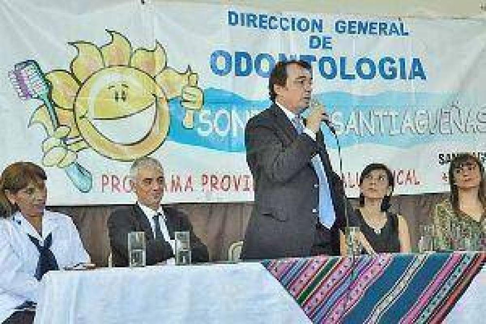 Lanzaron ayer el programa Sonrisas Santiague�as 2013
