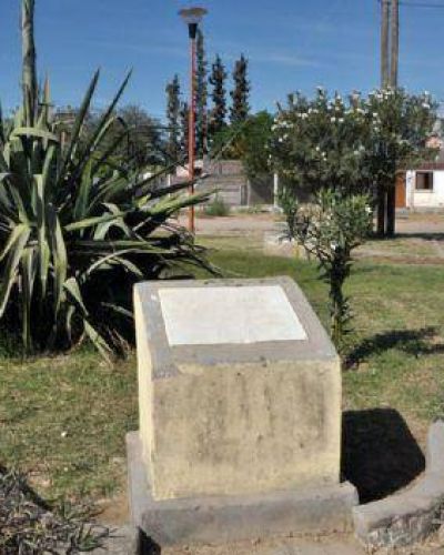 Piden por mejoras en la plaza Jos� Luis Cabezas