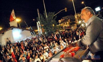 Con una reuni�n de trabajo, los radicales se lanzan a la campa�a