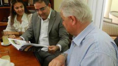 El intendente Jalil recibi� a Giovanni Bertoni