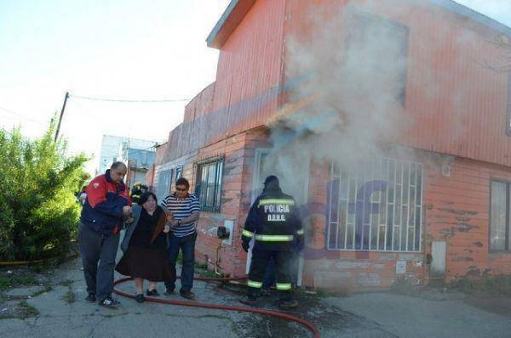 Mujer no vidente sufri� el incendio de su casa