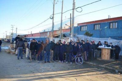 Paro de trabajadores textiles en la f�brica Australtex