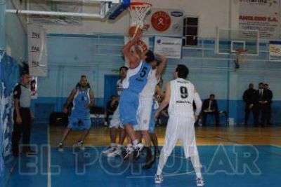 Estudiantes perdi� en R�o Gallegos y la serie se define el viernes