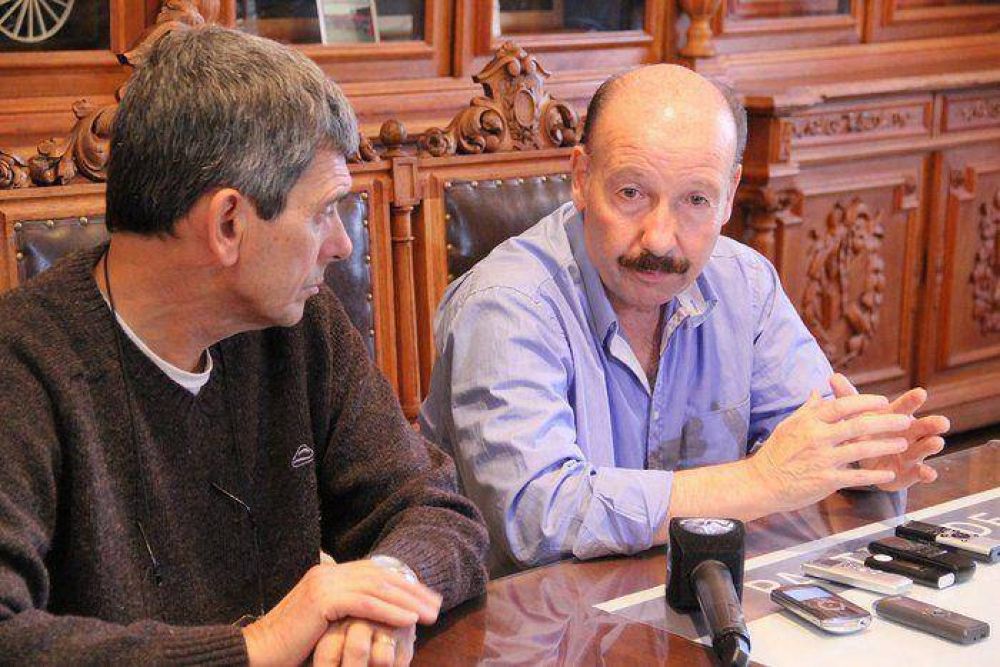 El intendente Inza inform� los detalles del encuentro con De Luc�a por la Escuela N� 17