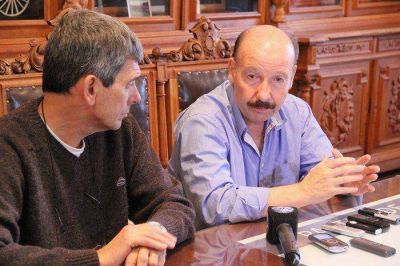 El intendente Inza inform� los detalles del encuentro con De Luc�a por la Escuela N� 17