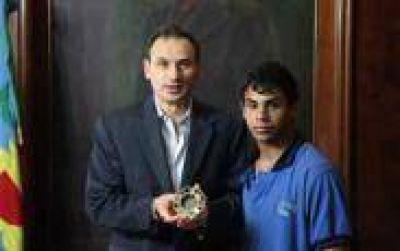 La Plata: Bruera recibi� al deportista platense Ariel Ben�tez