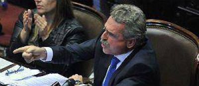 Rossi dice que se cumpli� el reglamento y acus� a la oposici�n de "mentir"