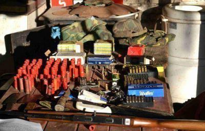 Secuestran cientos de municiones y armas en cuatro allanamientos en el barrio Villanueva 