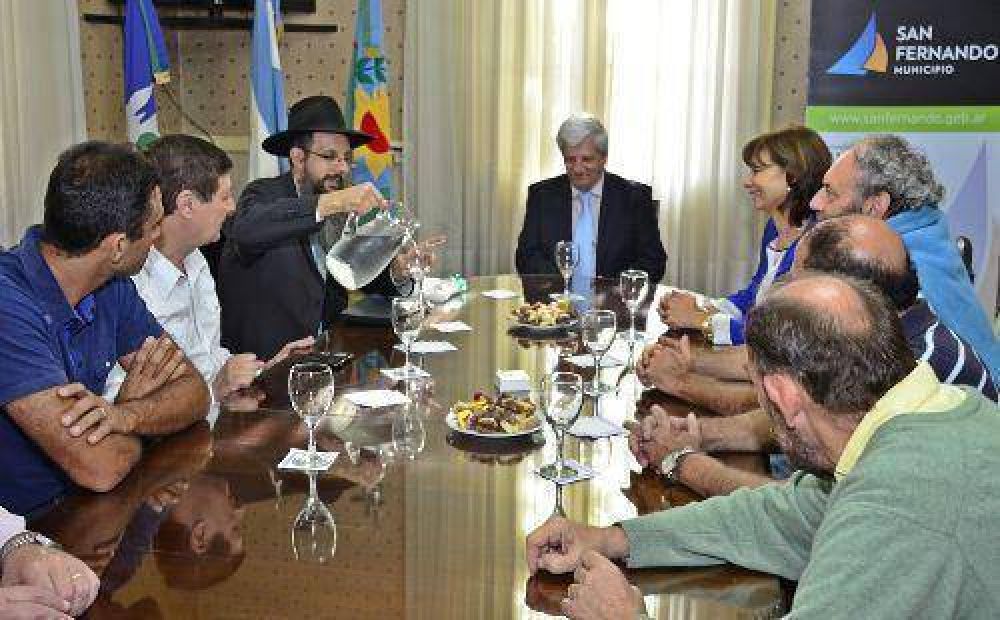 El intendente sanfernandino se reuni� con representantes de la comunidad jud�a local